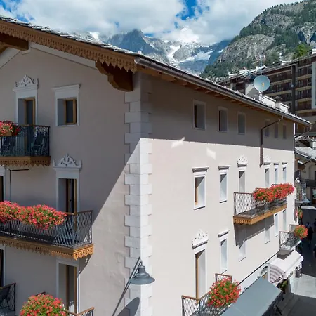 Maison Luboz - *